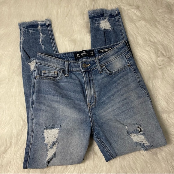 High Waisted Hollister Distressed Skinny Jeans - Picture 16 of 16